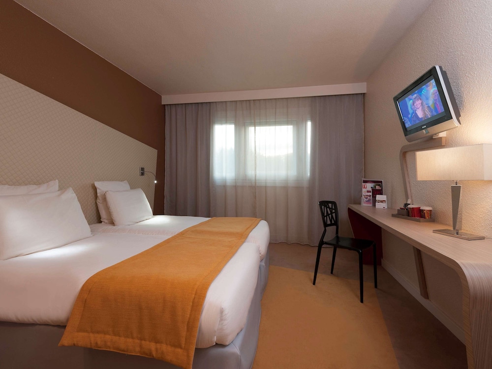 Hotel Mercure Paris Le Bourget 14/74