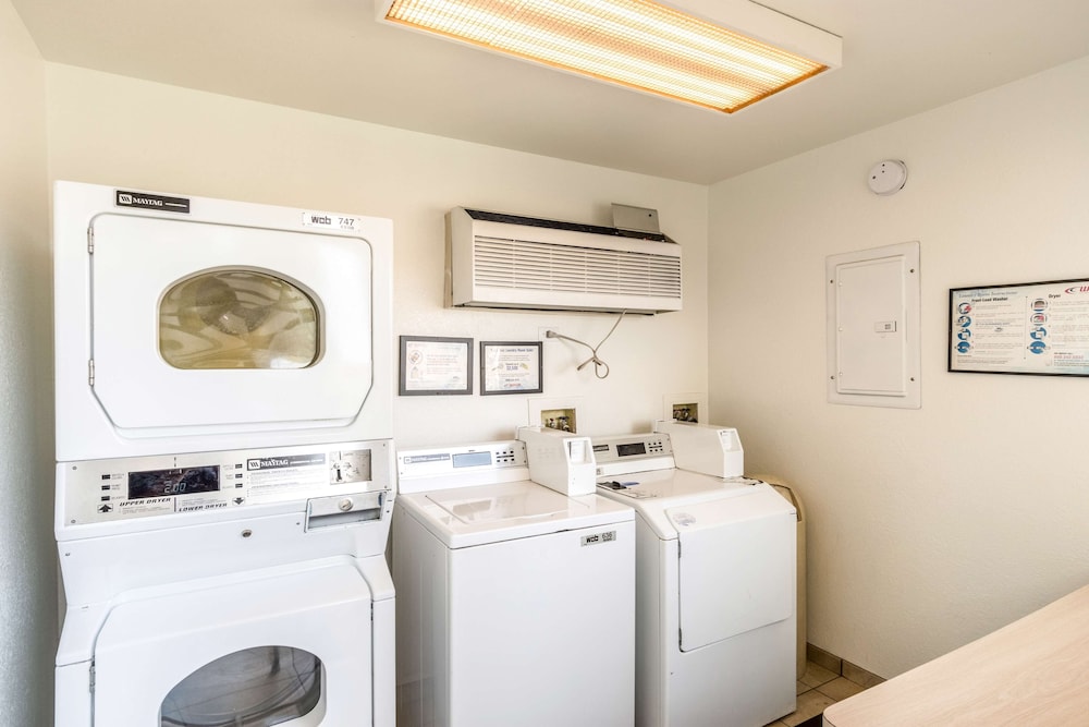Motel6 Redding, CA - Central 22/47