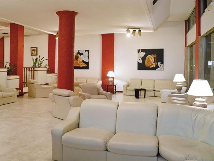 Hotel Morales 18/40