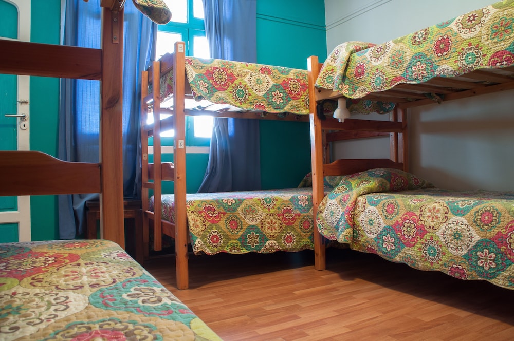 Forestal Hostal 68/74