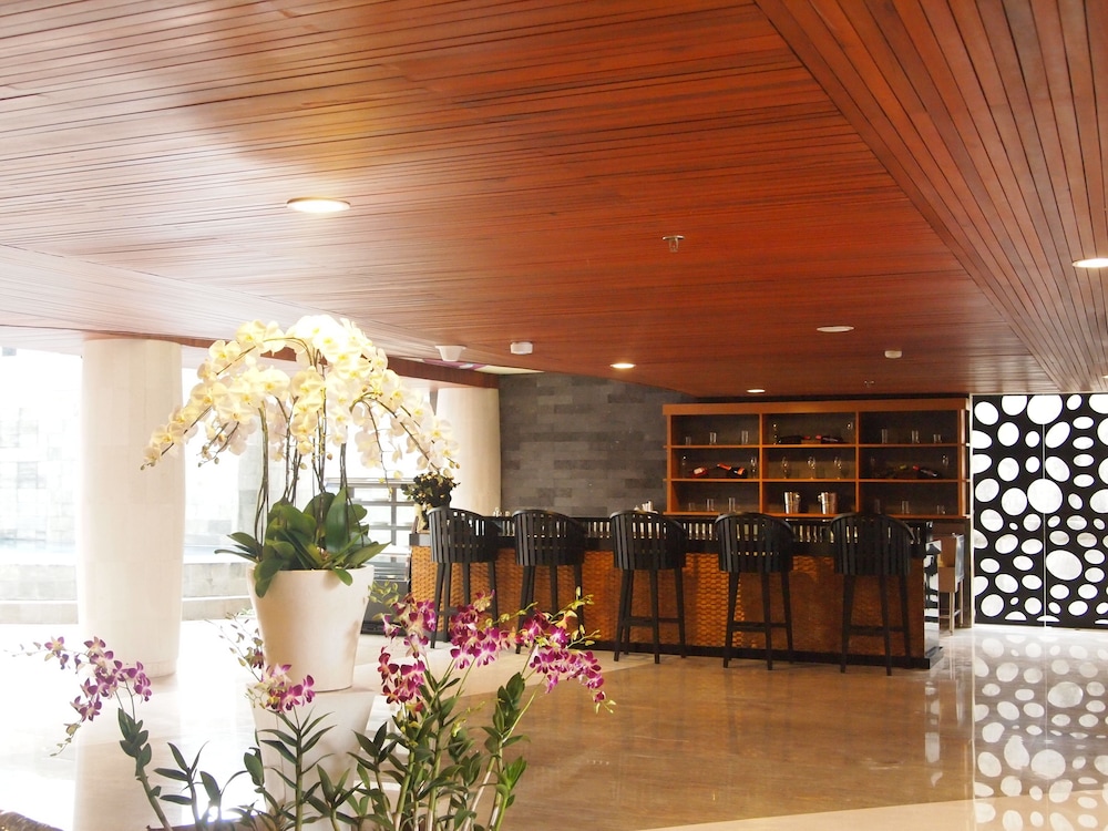 BEDROCK HOTEL 14/73