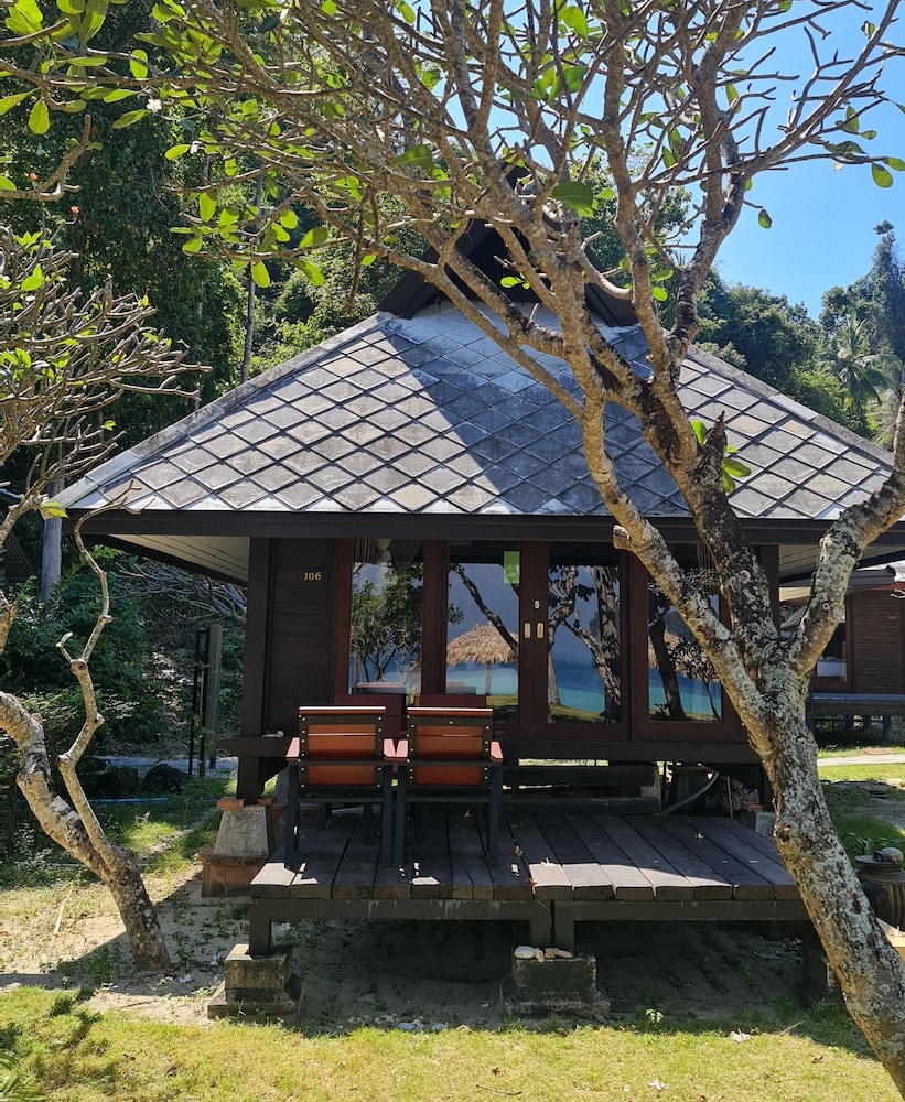 Koh Ngai Thanya Beach Resort 1/65