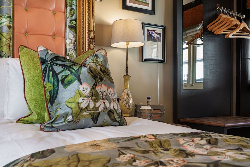 The George Hotel, Dorchester-on-Thames 20/50