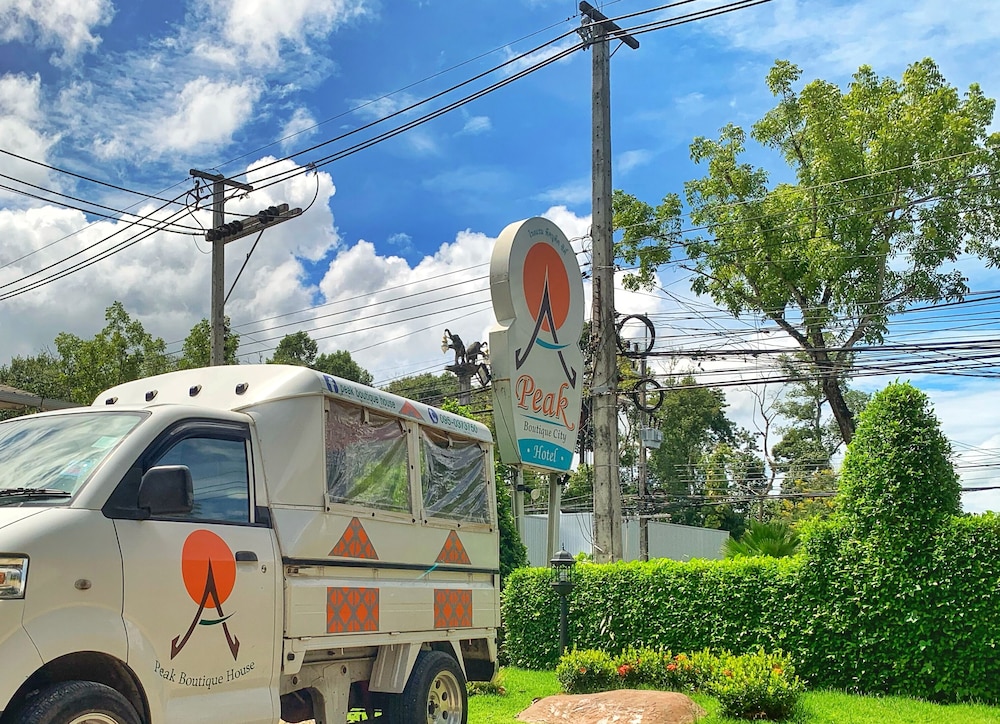 Peak Boutique City Hotel 53/62