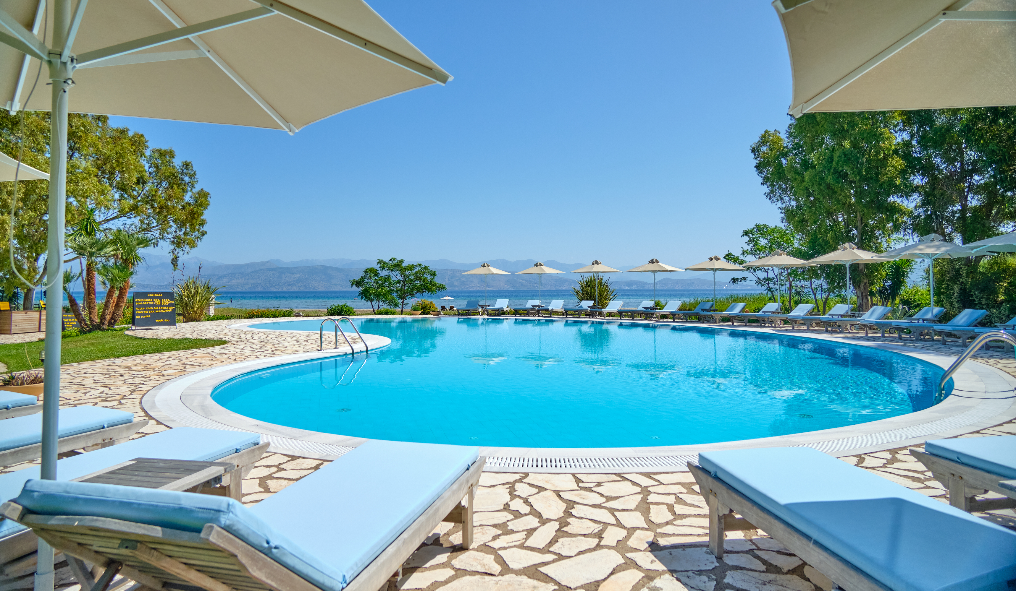 Chrismos Luxury Suites and Studios 33/39