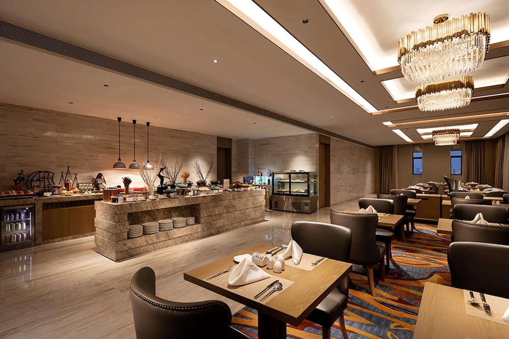 Howard Johnson by Wyndham Jimei Lake Plaza Xiamen 32/51