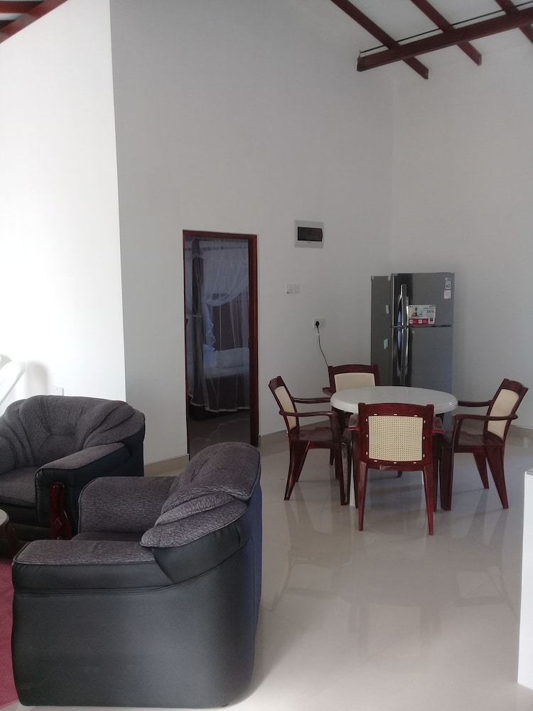 Padmi Villa 10/16