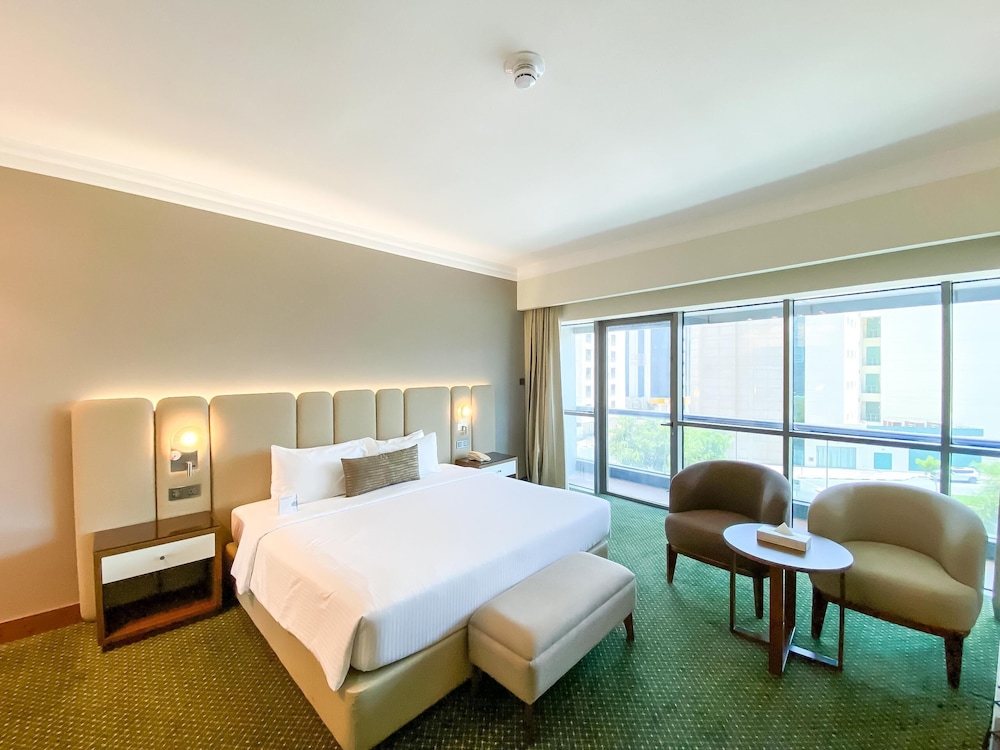 DoubleTree by Hilton Dubai Port Saeed. 28/65
