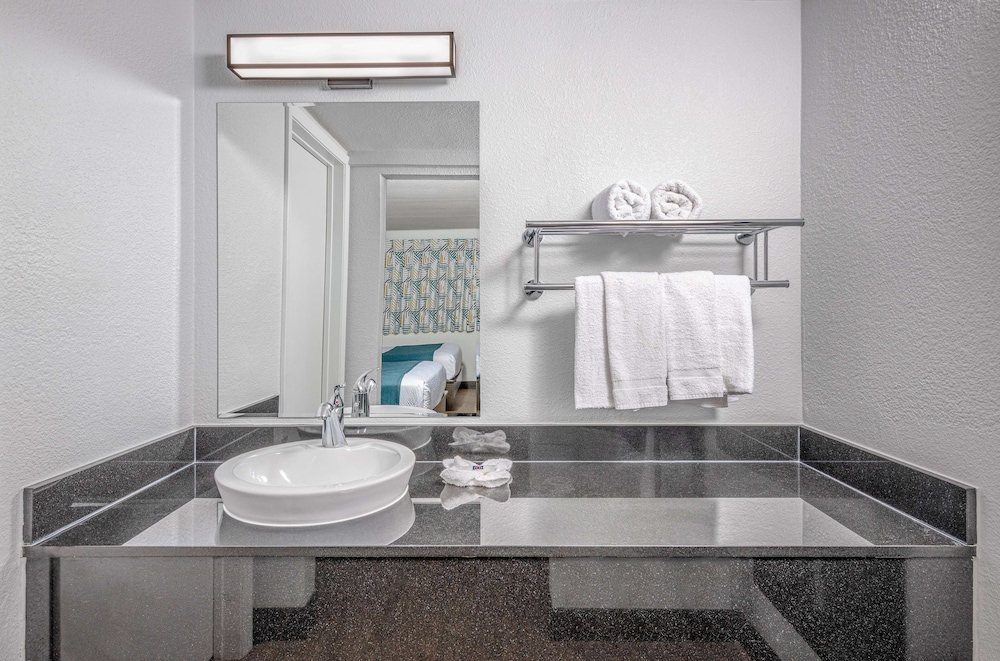 Motel6 Euless, TX - Dallas 26/28