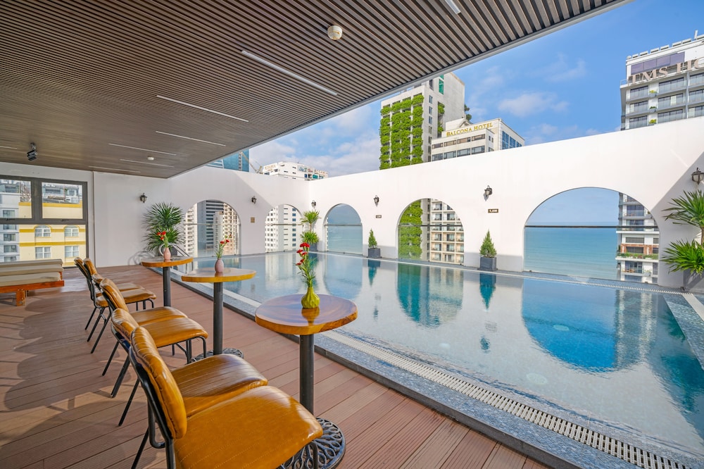 Golden Lotus Hotel Da Nang 24/50