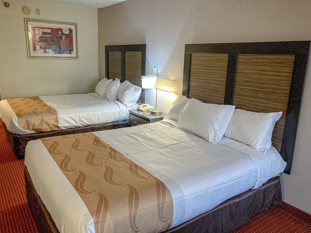 Motel6 Elkhart, IN 17/54