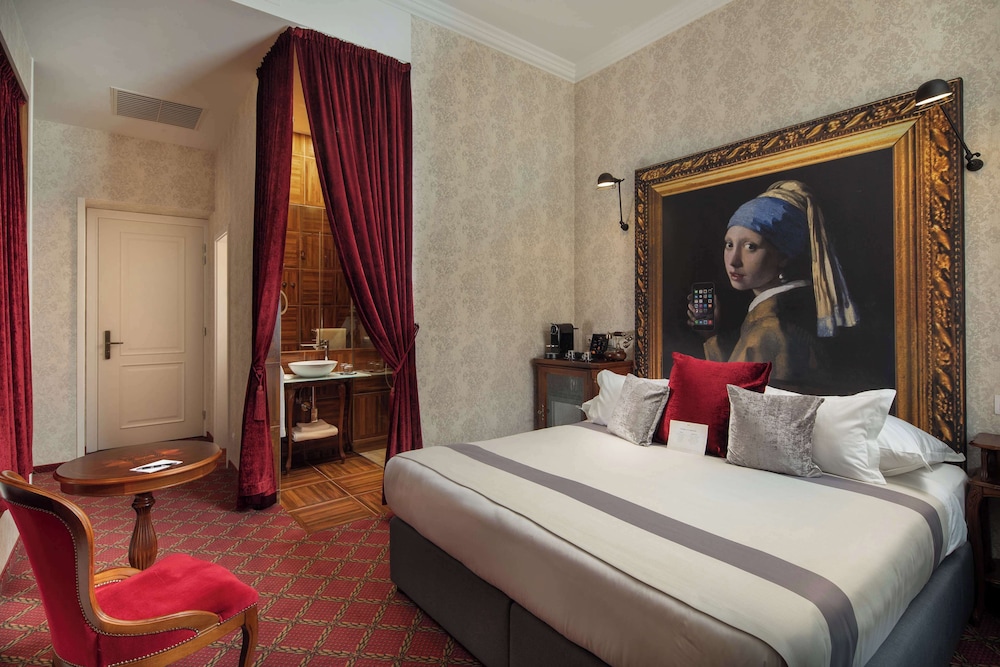 Mystery Hotel Budapest 14/66