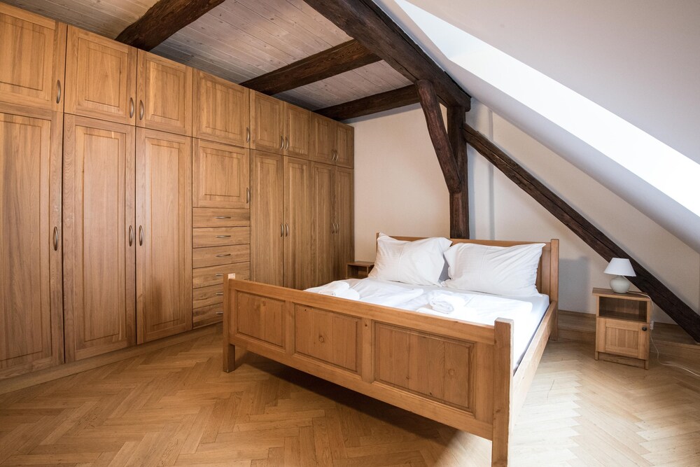 White Swan Boutique Apartments 24/58
