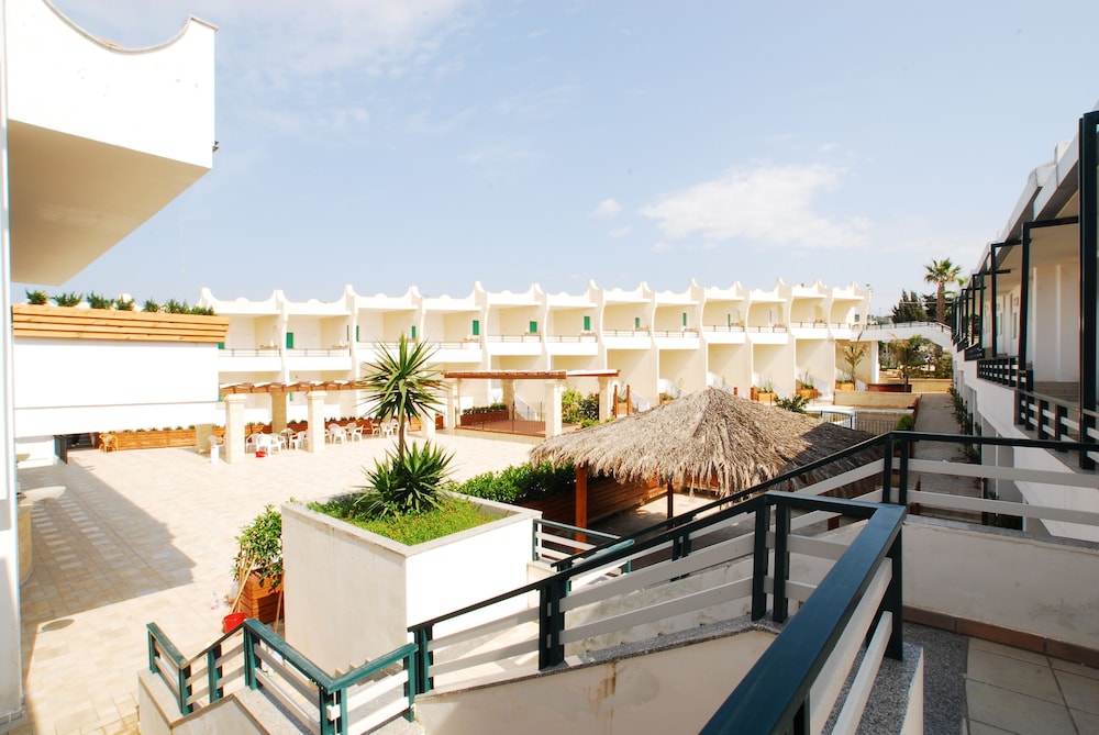Cala Saracena Resort 48/50