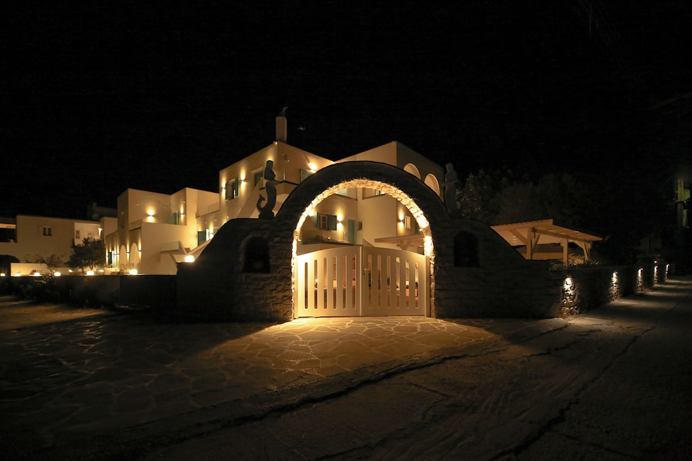 Eleana Studios 44/49