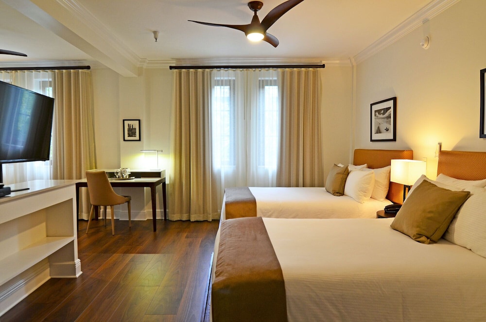 St Michel Hotel 10/38