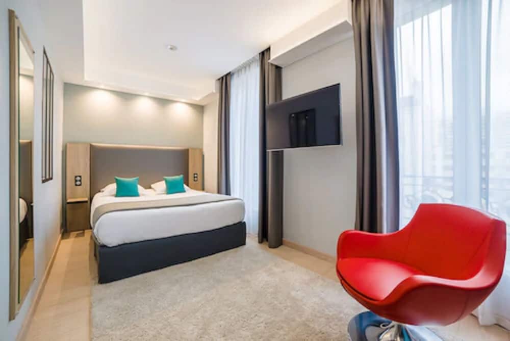 Grand Hotel Clichy 35/61