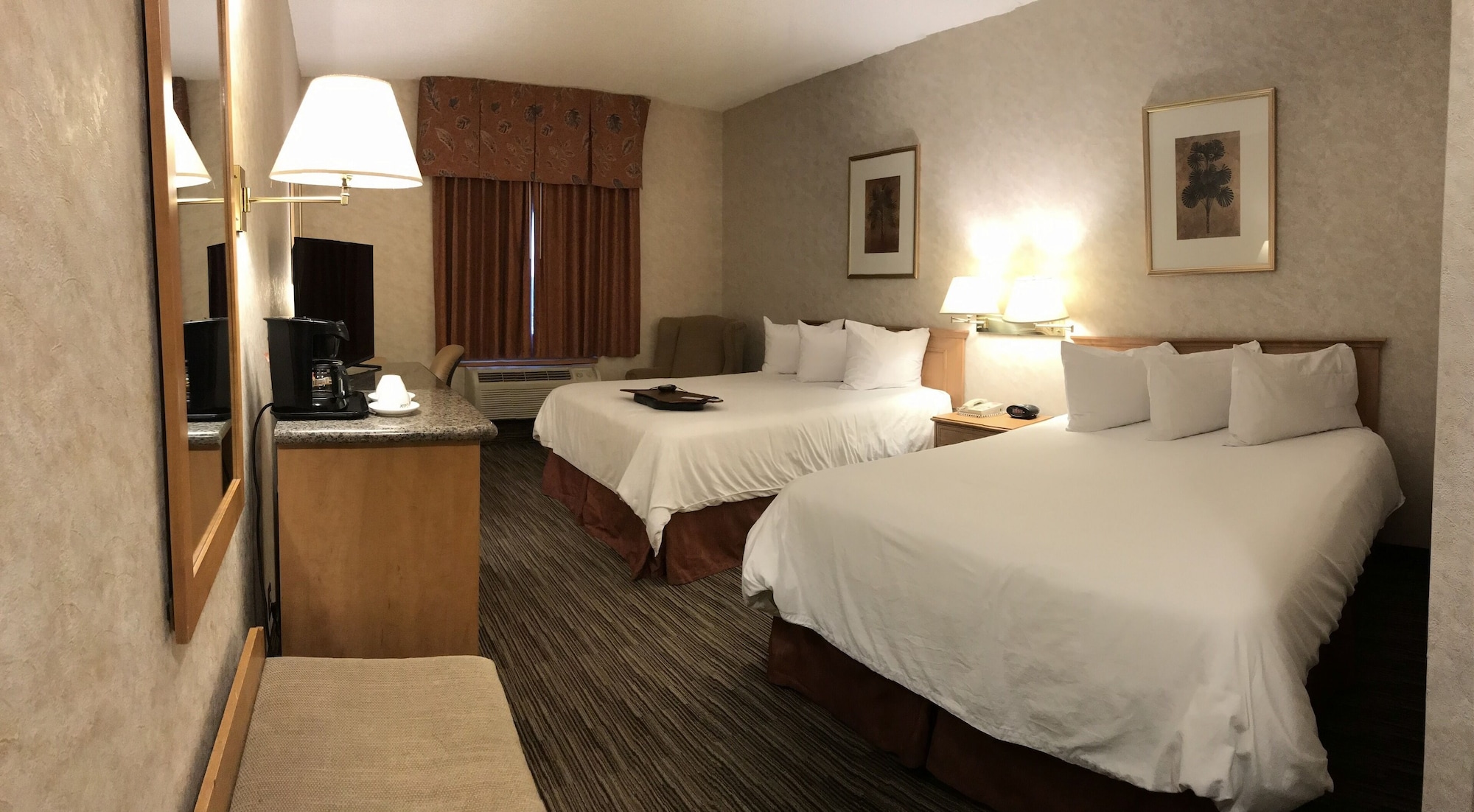 STANDARD, 2 QUEEN BEDS