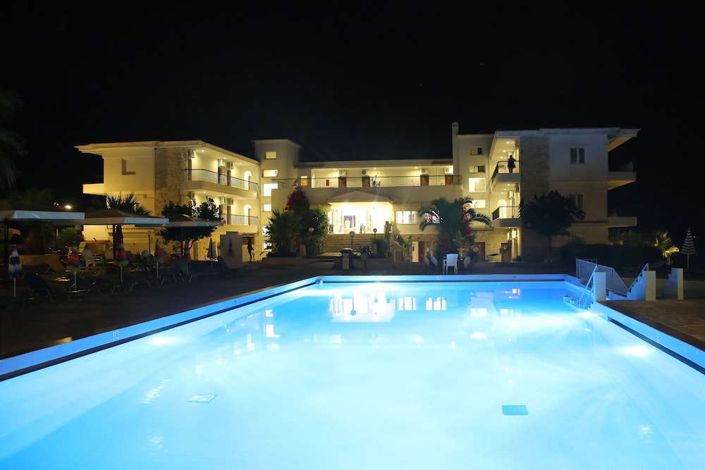 Hilltop Hotel 11/30
