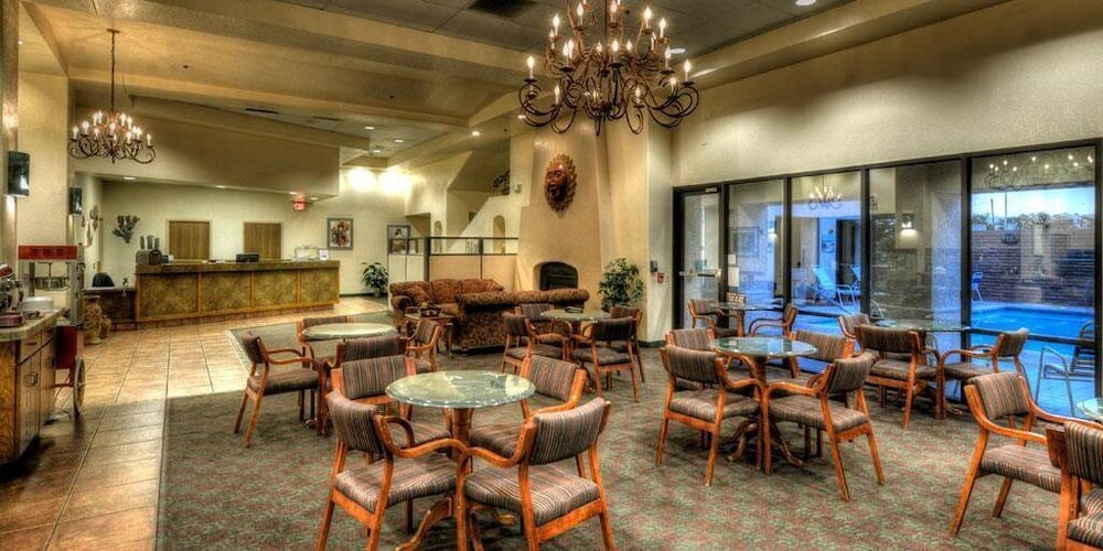 Gateway Studio Suites 43/54