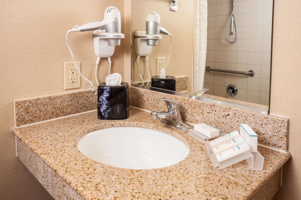 Hilton Garden Inn el Paso University 41/56