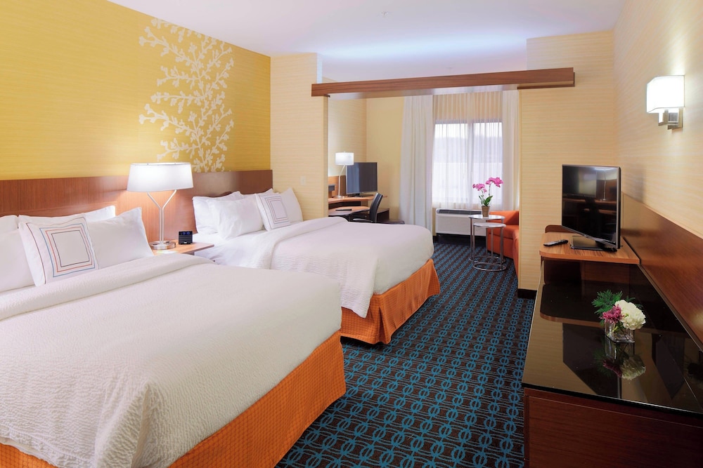 Fairfield Inn Suites Springfield Northampton Amherst 21/52