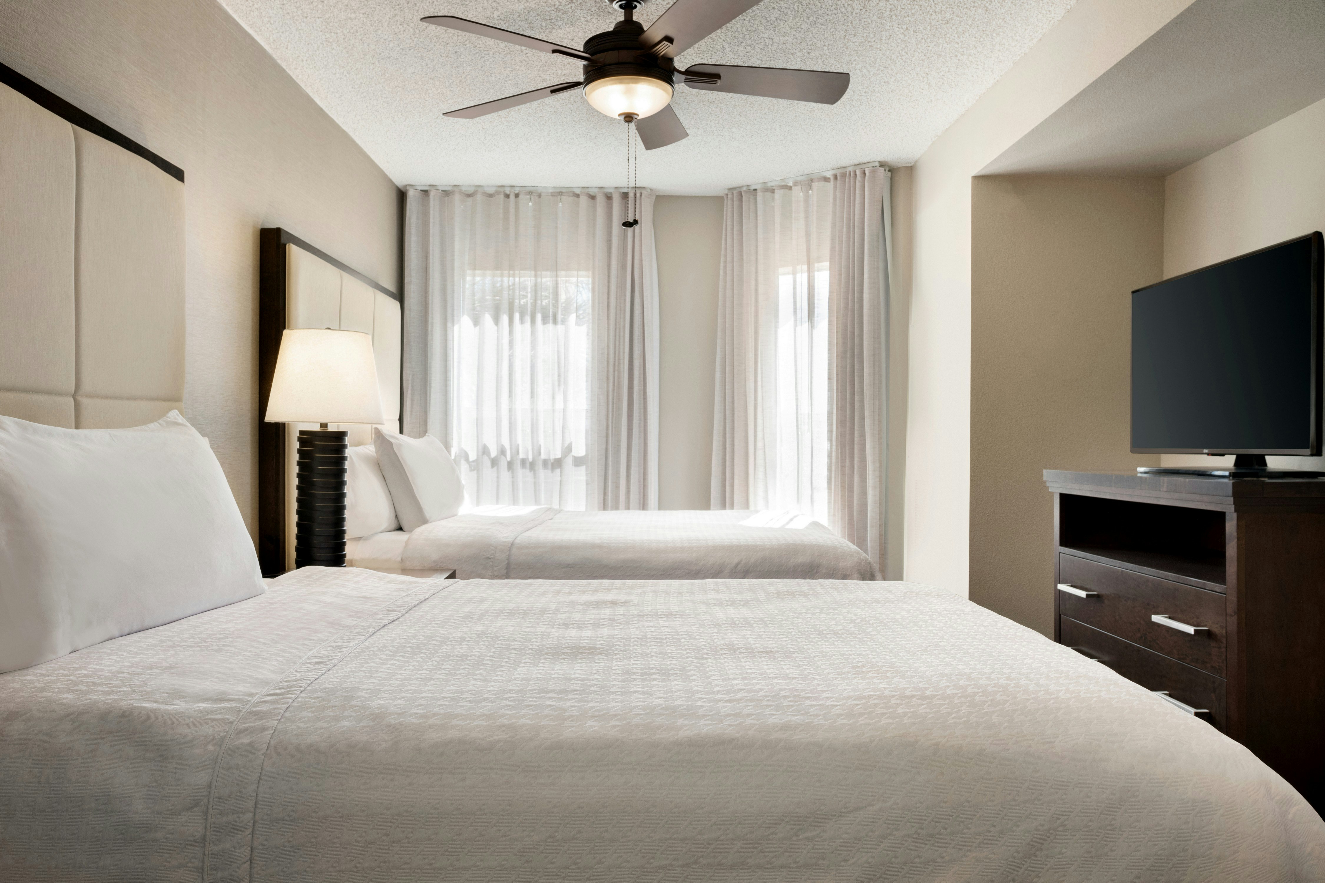 Master, 2 Queen Beds