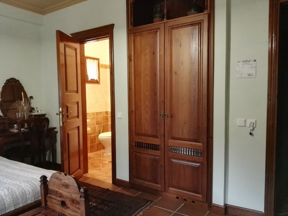 Viraggas Traditional Hotel 18/50