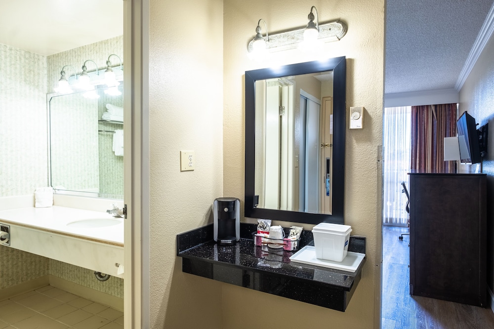 Travelodge By Wyndham Monterey Bay 13/36