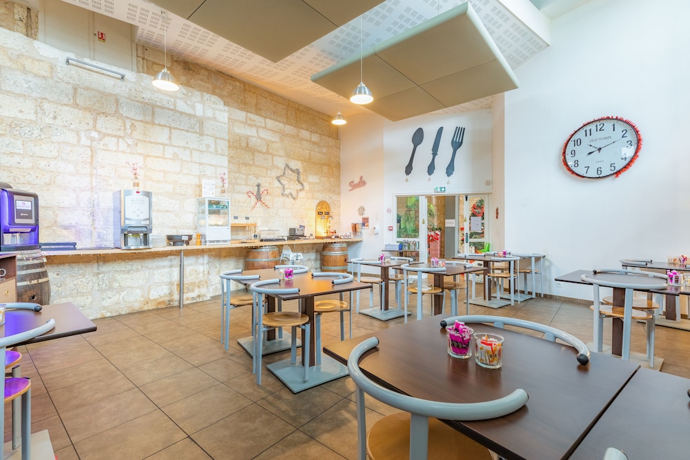 restaurant cafeteria