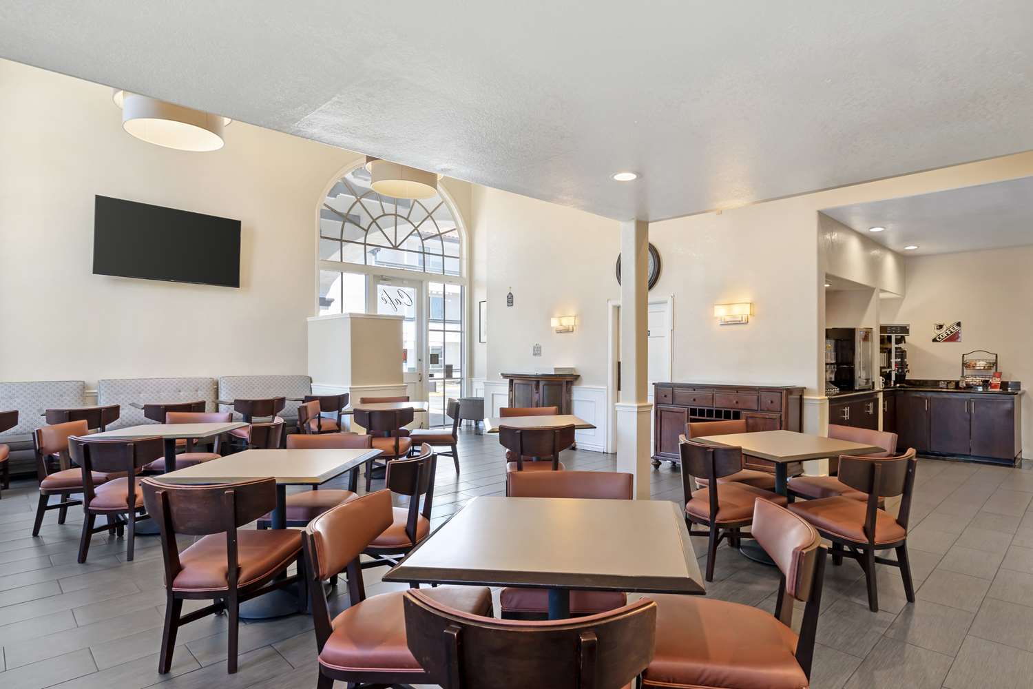 Best Western Plus Newport Mesa Inn 43/47