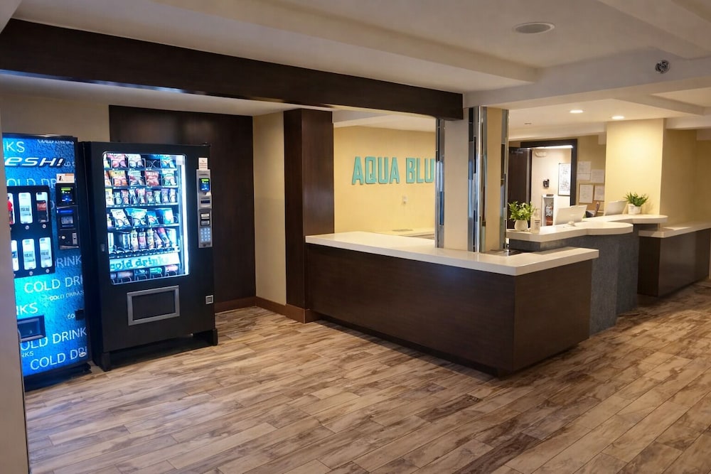 Aqua Blue Hotel & Conference Center 9/61