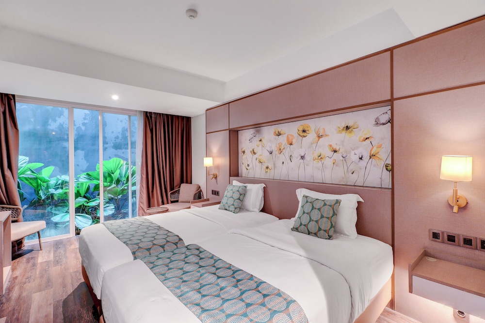 Sunday Hotel Arshika Sunset Road 29/60