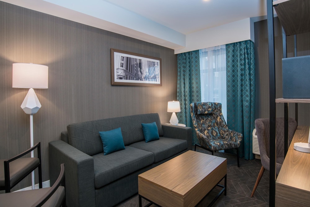 Sandman Signature Calgary Airport Hotel 27/47