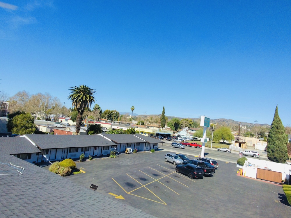 Casa Blanca Inn & Suites 47/67