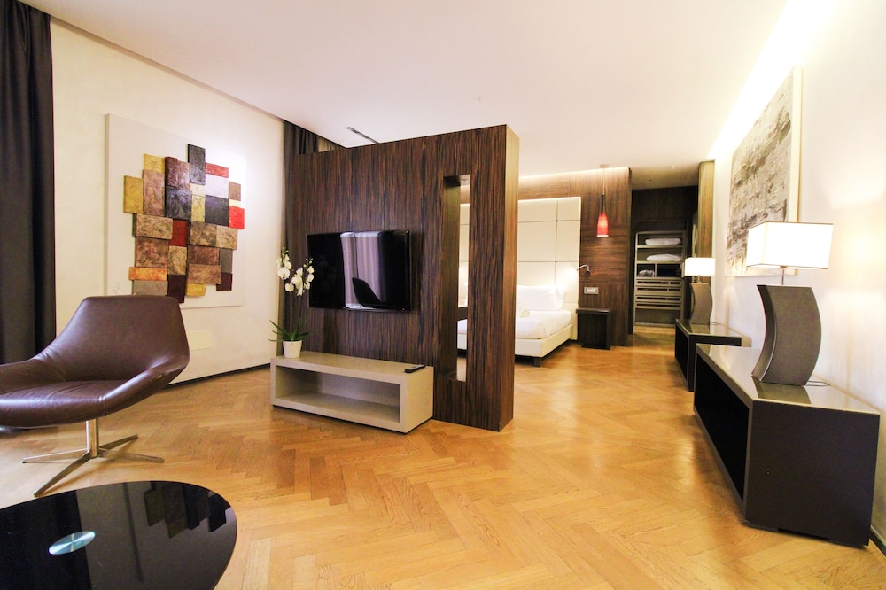 Divina Luxury Hotel 40/55