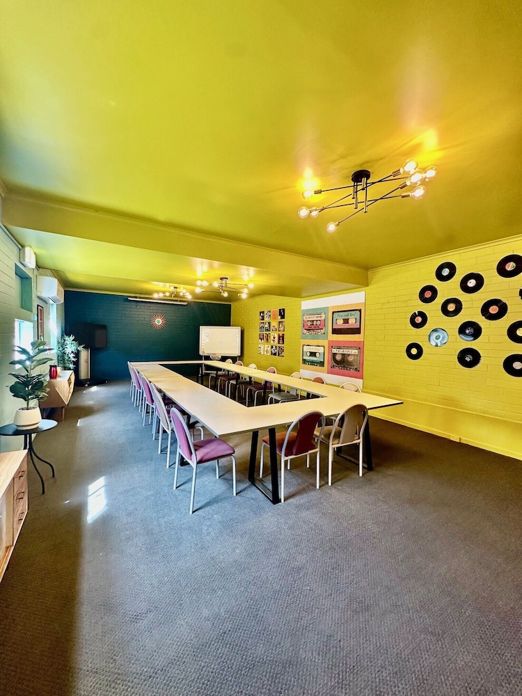 The Lyndoch Motel 6/50