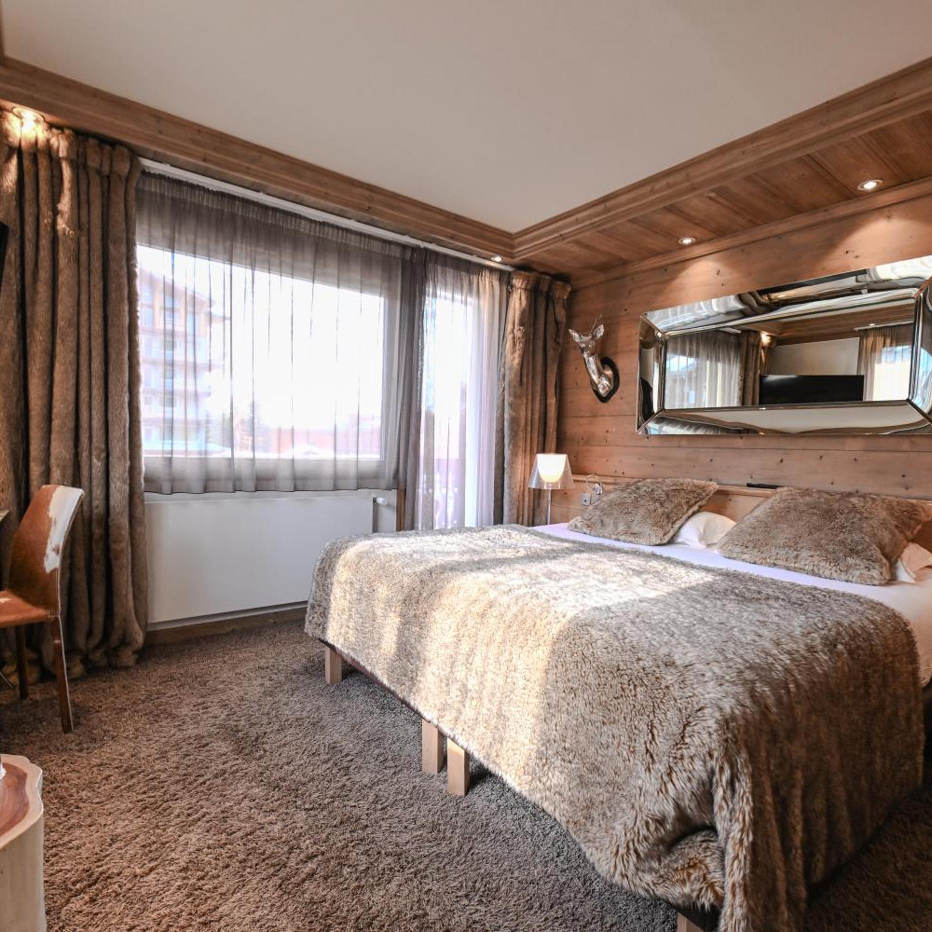 غرفة كلاسيكية بسرير مزدوج بإطلالة على الجبل، Hôtel Tsanteleina 4/10