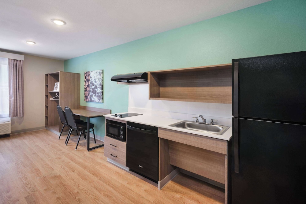 ECHO Suites Extended Stay by Wyndham 5/30