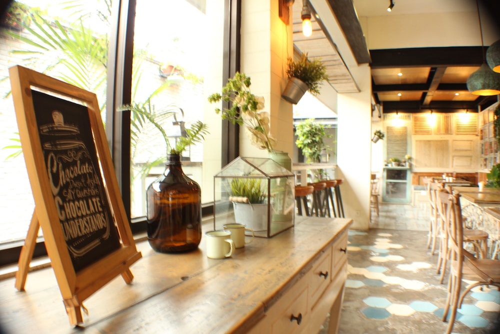 Summerbird - Bed And Brasserie 50/63