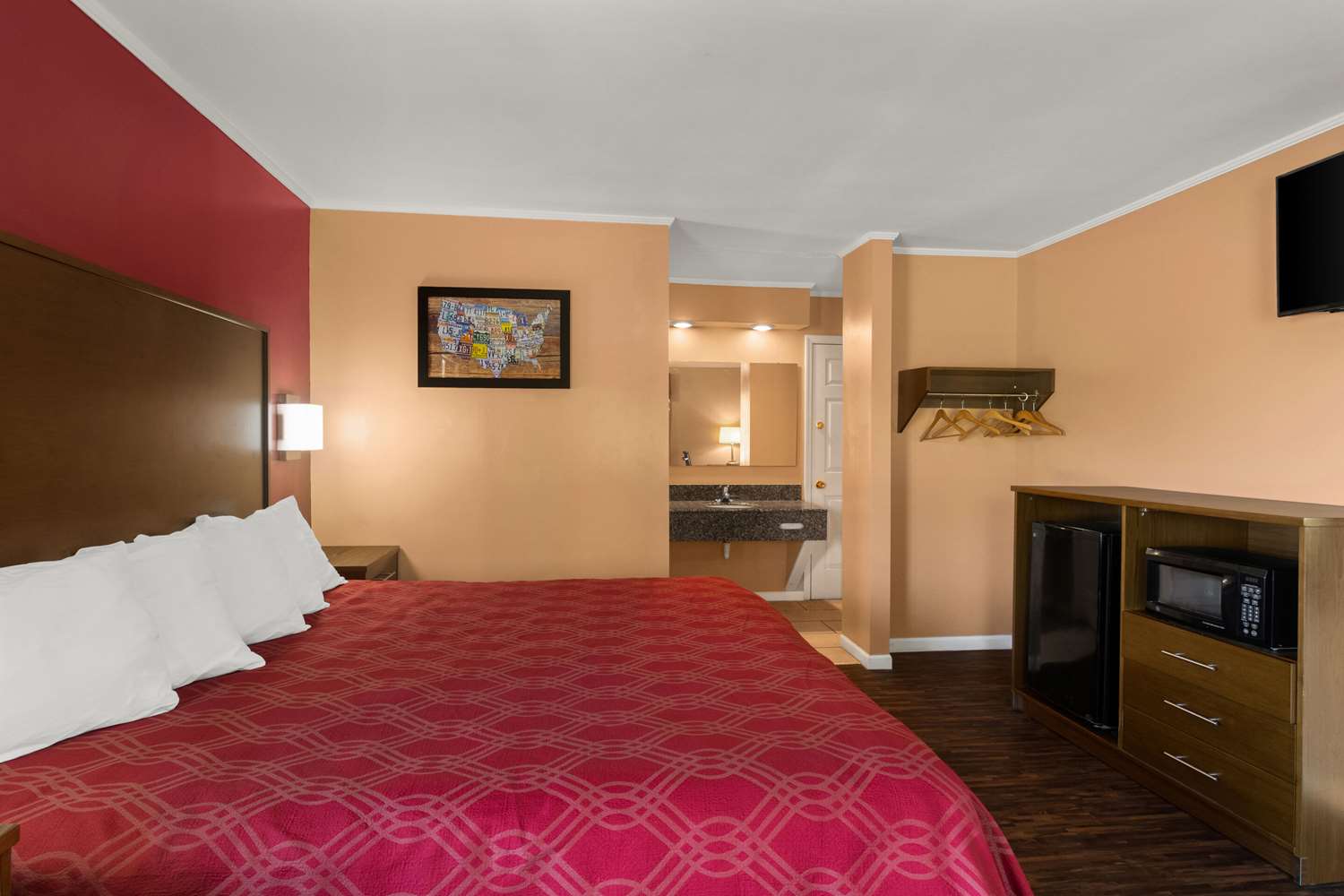 Econo Lodge Cornersville I-65 13/46