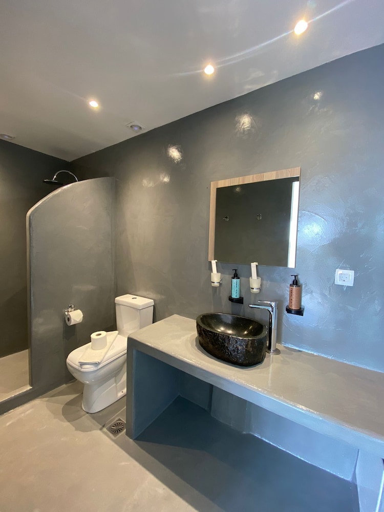 Serenita Luxury Suites 37/71