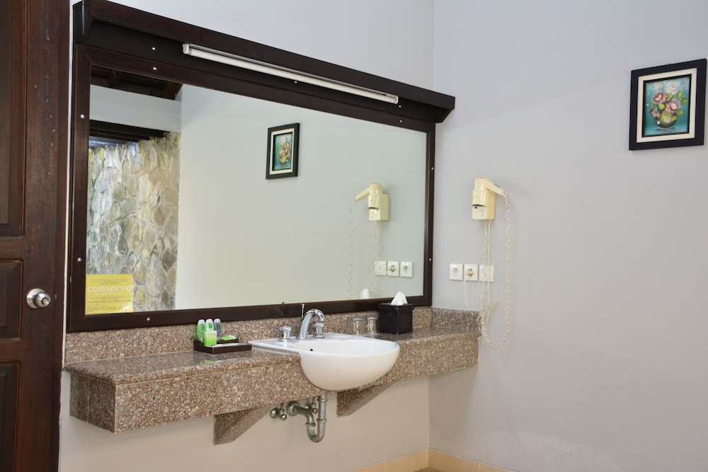 Town House Bukit Damai Indah Hotel and Residence 46/49