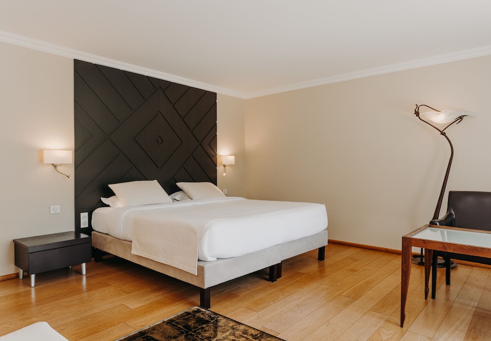 RELAIS DU SILENCE LES FRERES IBARBOURE - TABLE ET HOSTELLERIE 14/51