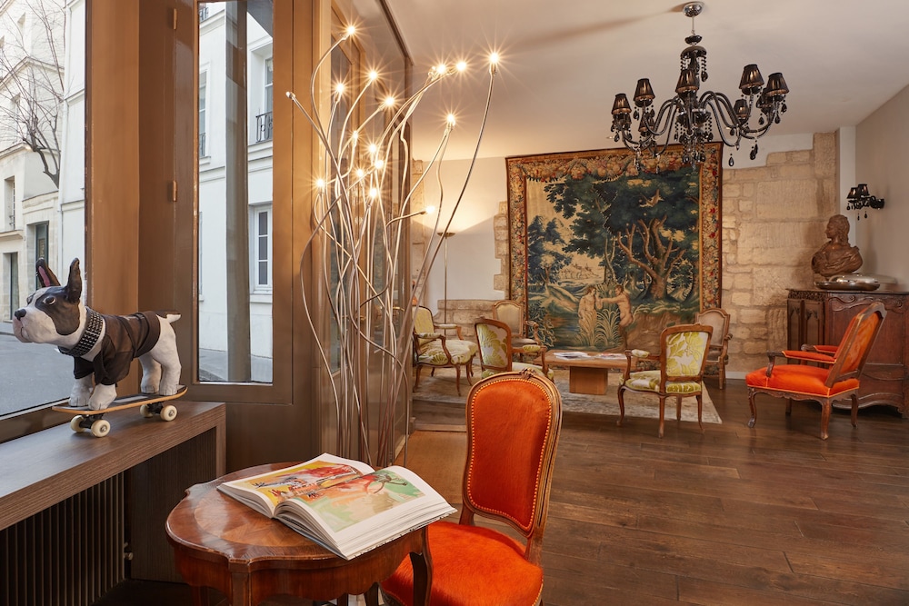 Hotel de Notre Dame Maitre Albert 49/65