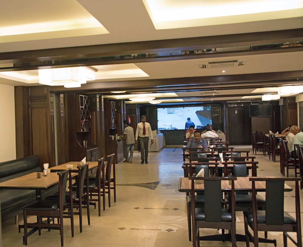Maurya Hotel 58/66