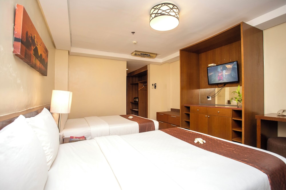 Crown Regency Beach Resort Boracay 29/75