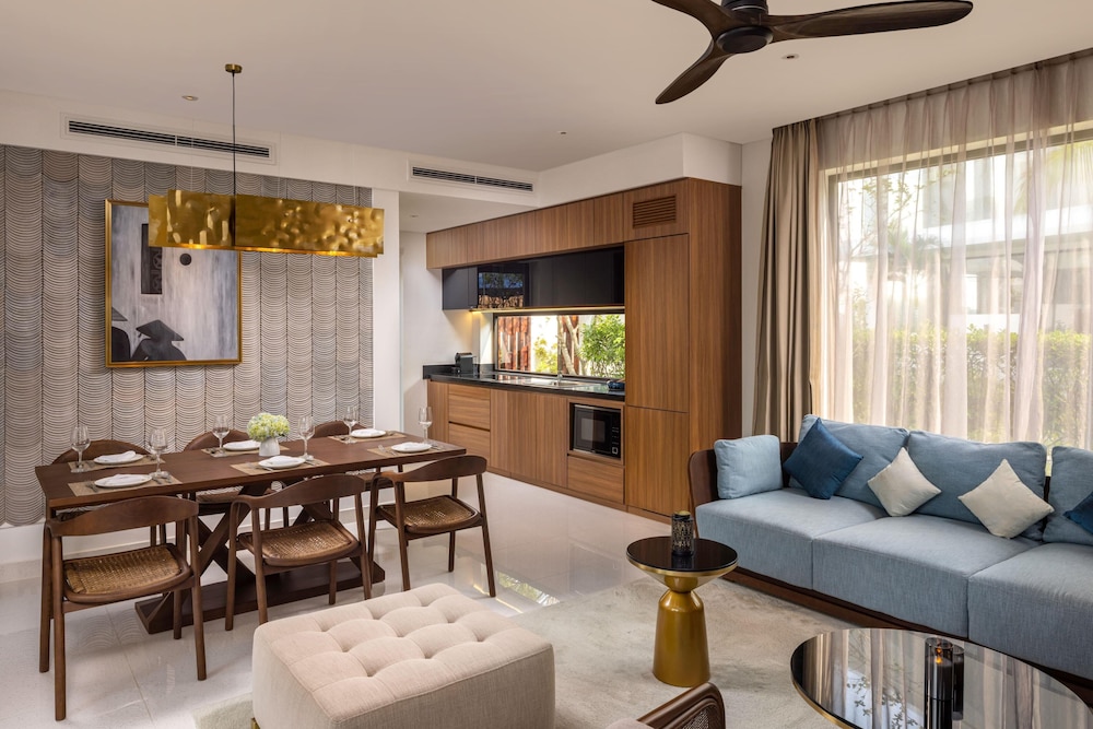Wyndham Royal Beachfront Resort & Spa Hoi An Danang 40/59