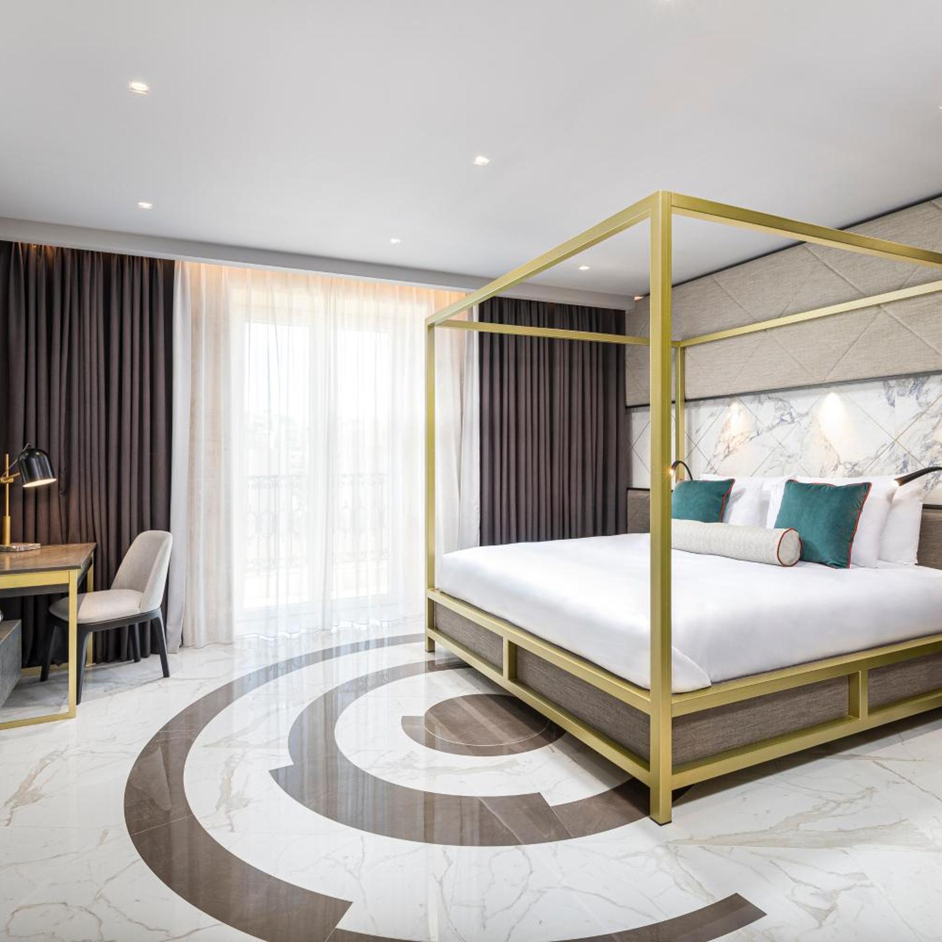 Deluxe, Double Bed, Lateral Side Sea View, Balcony