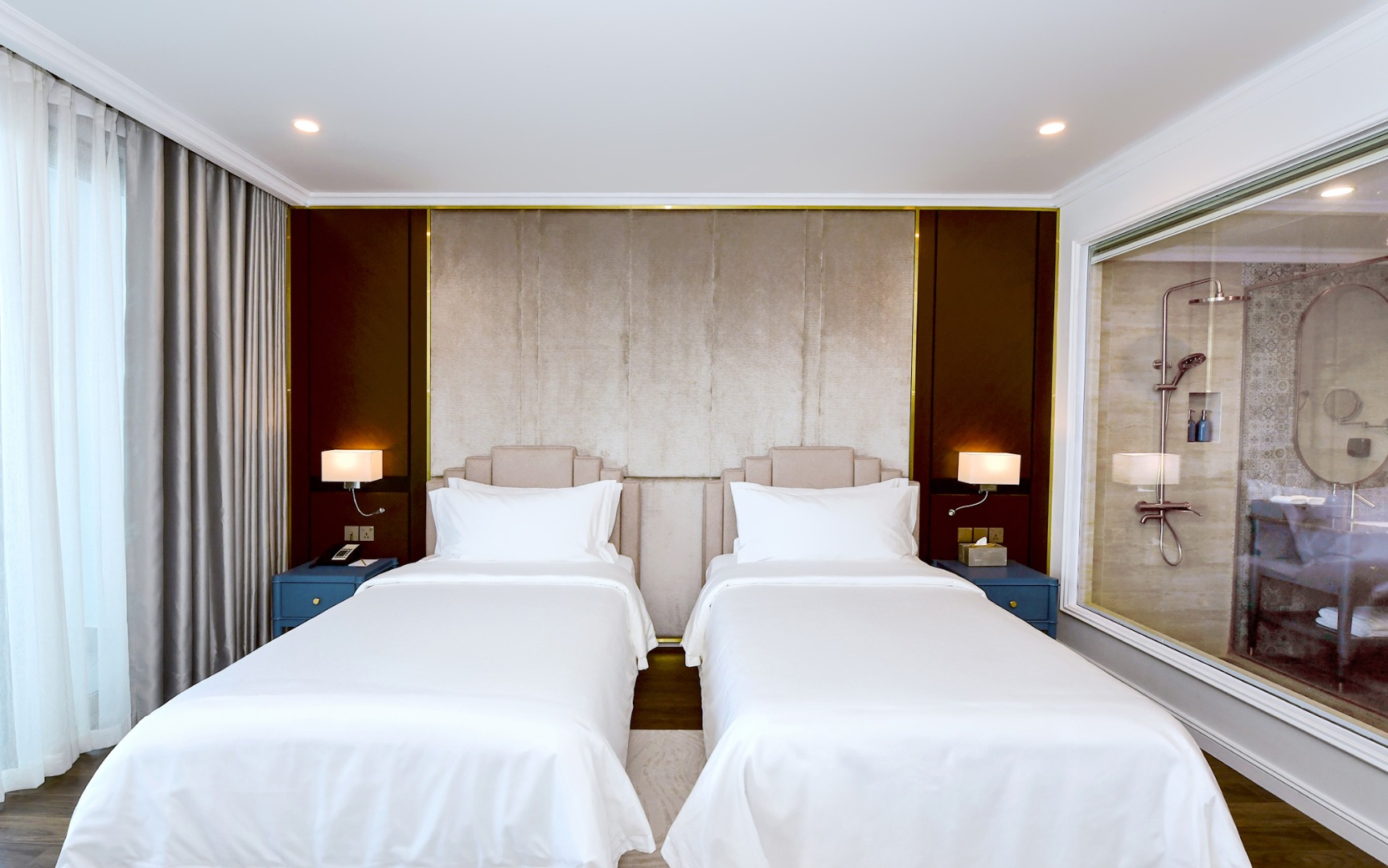 Deluxe, Twin Beds, Bay View